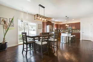 3352 Field Hawk Dr, Valparaiso, IN 46383 - Photo 5