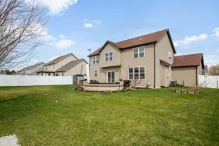 3352 Field Hawk Dr, Valparaiso, IN 46383 - Photo 17