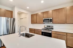 504 E 130th Pl, Crown Point, IN 46307 - Photo 3