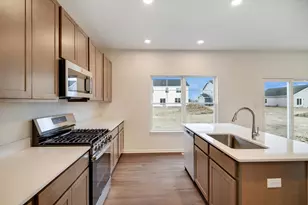 504 E 130th Pl, Crown Point, IN 46307 - Photo 5