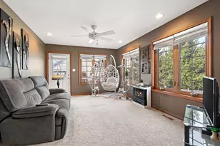 1552 Jade Blvd, Valparaiso, IN 46385 - Photo 9