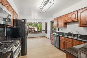 3921 Bonnie Dr, Crown Point, IN 46307 - Photo 15