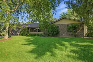 3921 Bonnie Dr, Crown Point, IN 46307 - Photo 3