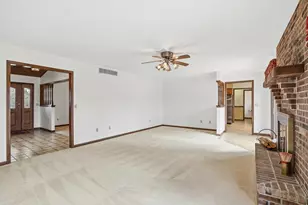 3921 Bonnie Dr, Crown Point, IN 46307 - Photo 21