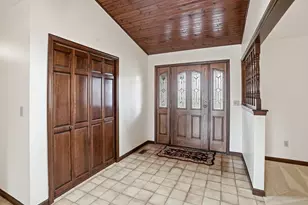 3921 Bonnie Dr, Crown Point, IN 46307 - Photo 7