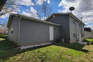 601 Gatewood Dr, Lowell, IN 46356 - Photo 5