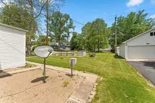 214 Center St, Valparaiso, IN 46385 - Photo 25