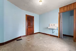214 Center St, Valparaiso, IN 46385 - Photo 11
