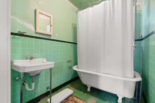 214 Center St, Valparaiso, IN 46385 - Photo 17