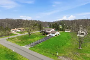 51 Goldenrod Dr, Valparaiso, IN 46385 - Photo 3