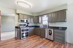 51 Goldenrod Dr, Valparaiso, IN 46385 - Photo 5