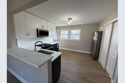 2933 W 38th Place, Hobart, IN 46342 - Photo 5