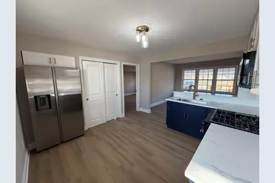 2933 W 38th Place, Hobart, IN 46342 - Photo 7