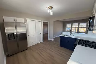 2933 W 38th Pl, Hobart, IN 46342 - Photo 7