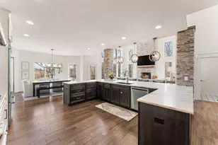 359 W Sandhurst Dr, Valparaiso, IN 46385 - Photo 11