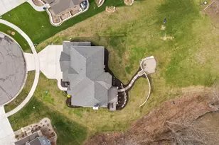 359 W Sandhurst Dr, Valparaiso, IN 46385 - Photo 43