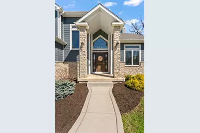 359 W Sandhurst Drive, Valparaiso, IN 46385 - Photo 3