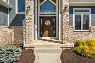 359 W Sandhurst Dr, Valparaiso, IN 46385 - Photo 3