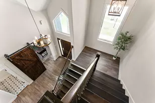 359 W Sandhurst Dr, Valparaiso, IN 46385 - Photo 23