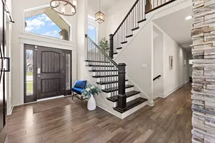 359 W Sandhurst Dr, Valparaiso, IN 46385 - Photo 9