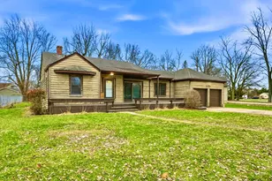 1107 W 62nd Pl, Merrillville, IN 46410 - Photo 1