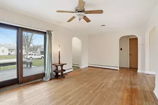 1107 W 62nd Pl, Merrillville, IN 46410 - Photo 7