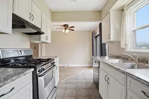1107 W 62nd Pl, Merrillville, IN 46410 - Photo 5