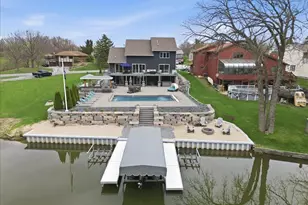 2501 E Lakeshore Dr, Crown Point, IN 46307 - Photo 3