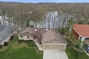 438 Scarborough Rd, Valparaiso, IN 46385 - Photo 3