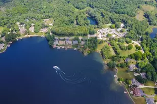 438 Scarborough Rd, Valparaiso, IN 46385 - Photo 49