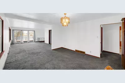 618 S Wisconsin Street, Hobart, IN 46342 - Photo 5