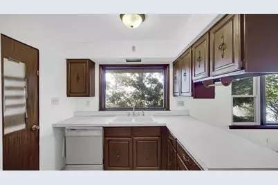 618 S Wisconsin Street, Hobart, IN 46342 - Photo 9