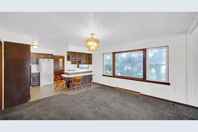 618 S Wisconsin Street, Hobart, IN 46342 - Photo 7