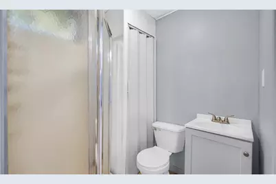 618 S Wisconsin Street, Hobart, IN 46342 - Photo 19