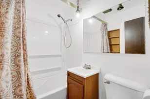 618 S Wisconsin St, Hobart, IN 46342 - Photo 13