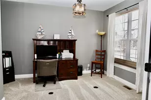 10052 Pearwood Dr, Saint John, IN 46373 - Photo 9