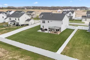 213 Grandale Dr, Valparaiso, IN 46385 - Photo 7