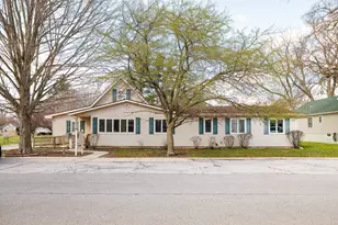 310 E Lincoln St, Kentland, IN 47951 - Photo 1