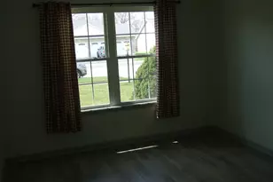 823 Daisy Cir NE, Demotte, IN 46310 - Photo 3