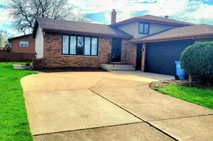 939 Devonshire Ln, Dyer, IN 46311 - Photo 1