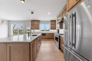 9523 Hook St, Highland, IN 46322 - Photo 11