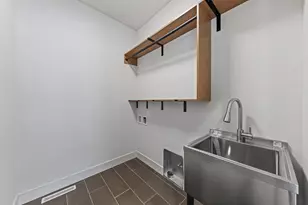 9523 Hook St, Highland, IN 46322 - Photo 13