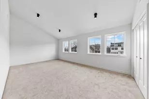 9523 Hook St, Highland, IN 46322 - Photo 19