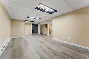 217 W 40th Pl, Griffith, IN 46319 - Photo 15