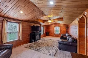 2402 Linda Rd, Valparaiso, IN 46383 - Photo 19