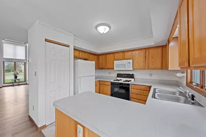 1361 W 94th Court, Crown Point, IN 46307 - Photo 7