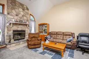 15 Vine Dr, Hebron, IN 46341 - Photo 5