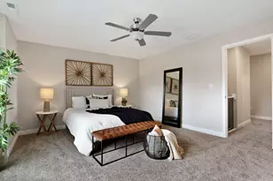 925 Paula Ct, Hobart, IN 46342 - Photo 23