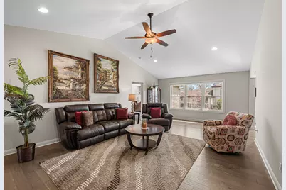 2324 Waterford Circle E, Schererville, IN 46375 - Photo 9