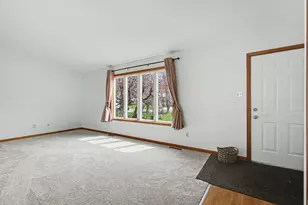 1412 Essex Dr, Chesterton, IN 46304 - Photo 5